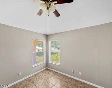 2130 Ne 8th Place - Photo Thumbnail 30