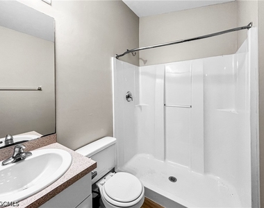 2130 Ne 8th Place - Photo Thumbnail 31