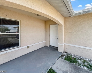 2130 Ne 8th Place - Photo Thumbnail 6