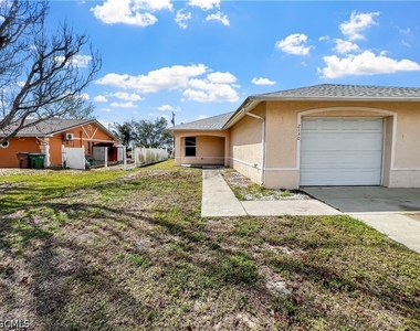 2130 Ne 8th Place - Photo Thumbnail 2
