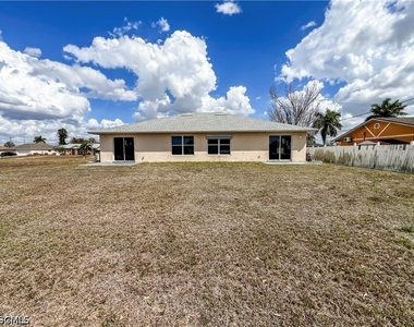 2130 Ne 8th Place - Photo Thumbnail 38