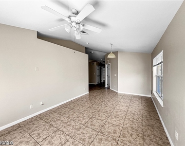 2130 Ne 8th Place - Photo Thumbnail 9