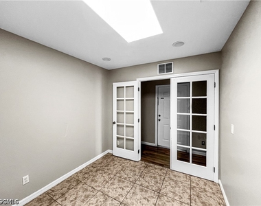 2130 Ne 8th Place - Photo Thumbnail 19
