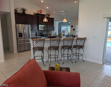5008 Sw 9th Place - Photo Thumbnail 3