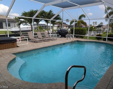 5008 Sw 9th Place - Photo Thumbnail 17