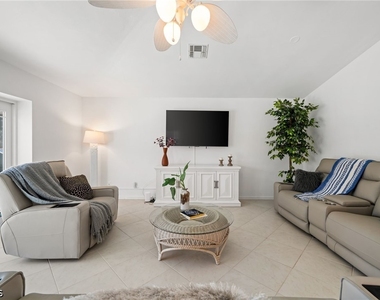 21489 Sheridan Run - Photo Thumbnail 30