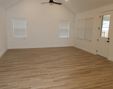 21202 Surf Island Drive - Photo Thumbnail 20