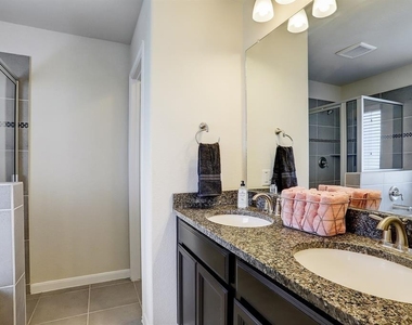 15718 Whispering Green Drive - Photo Thumbnail 7