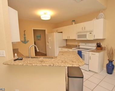 9111 Las Maderas Drive - Photo Thumbnail 9