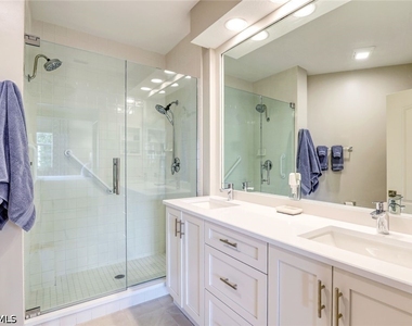 8385 Excalibur Circle - Photo Thumbnail 11