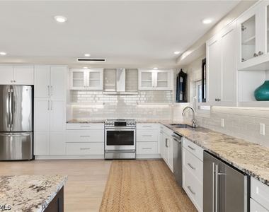 4031 Gulf Shore Boulevard N - Photo Thumbnail 17