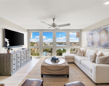 4031 Gulf Shore Boulevard N - Photo Thumbnail 7