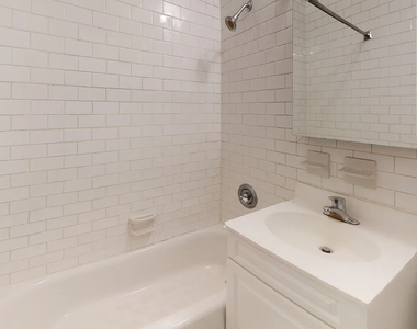 West 55 Street - Photo Thumbnail 3