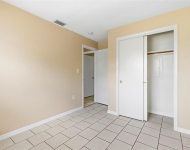 3052 Park Lane - Photo Thumbnail 27