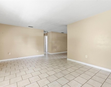 3052 Park Lane - Photo Thumbnail 7