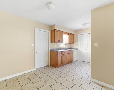 3052 Park Lane - Photo Thumbnail 12