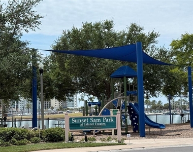 255 Dolphin Point - Photo Thumbnail 36