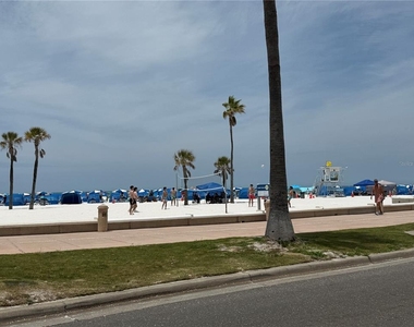 255 Dolphin Point - Photo Thumbnail 37