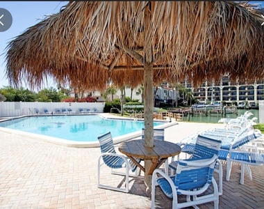 255 Dolphin Point - Photo Thumbnail 27