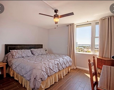 255 Dolphin Point - Photo Thumbnail 8