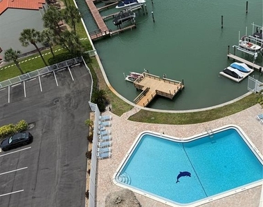 255 Dolphin Point - Photo Thumbnail 18