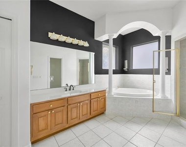 1507 W Windhorst Road - Photo Thumbnail 32