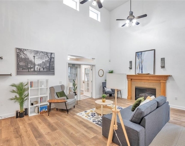 1507 W Windhorst Road - Photo Thumbnail 15