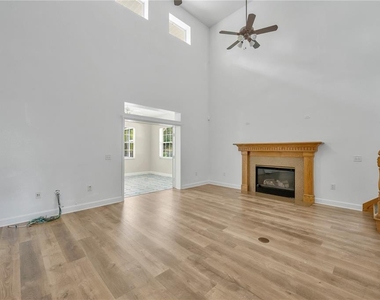 1507 W Windhorst Road - Photo Thumbnail 16