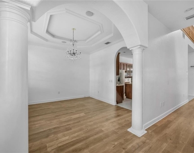 1507 W Windhorst Road - Photo Thumbnail 11