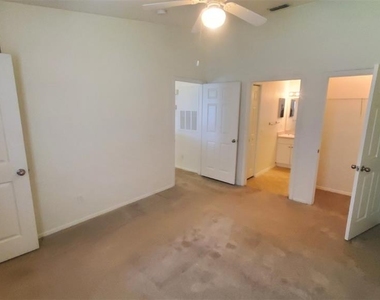 36243 Lake Chase Boulevard - Photo Thumbnail 12