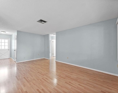 2334 Citrus Hill Rd - Photo Thumbnail 9