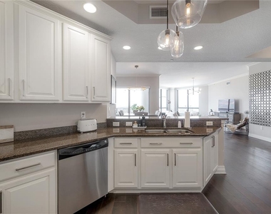 449 S 12th Street - Photo Thumbnail 6