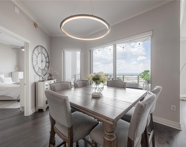 449 S 12th Street - Photo Thumbnail 4