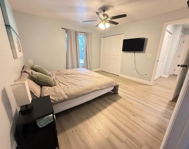 3517 Bishop Eddie Newkirk Way - Photo Thumbnail 8