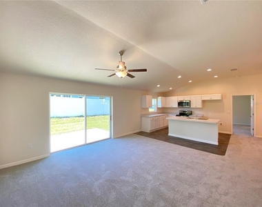 8190 N Wakefield Drive - Photo Thumbnail 8