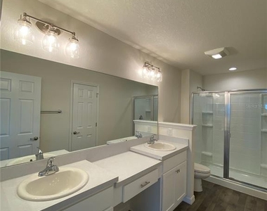 8190 N Wakefield Drive - Photo Thumbnail 13