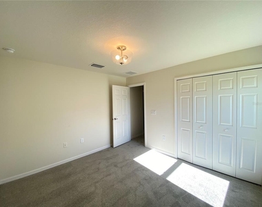 8190 N Wakefield Drive - Photo Thumbnail 25