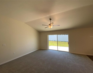 8190 N Wakefield Drive - Photo Thumbnail 7