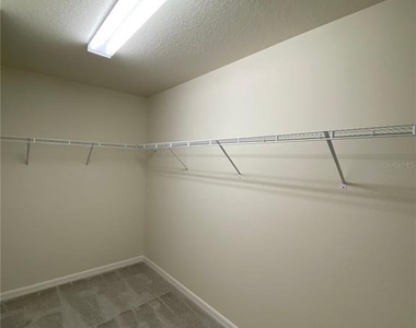 8190 N Wakefield Drive - Photo Thumbnail 17