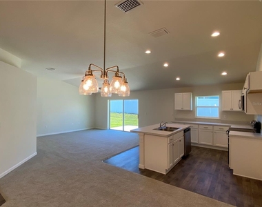 8190 N Wakefield Drive - Photo Thumbnail 3