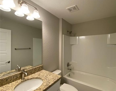 9065 N Akola Way - Photo Thumbnail 20