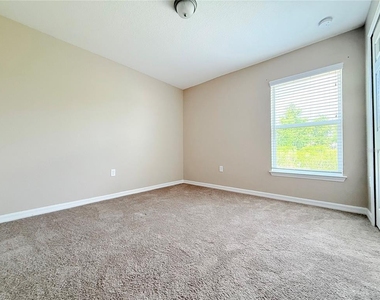 15712 Sw 37th Circle - Photo Thumbnail 16