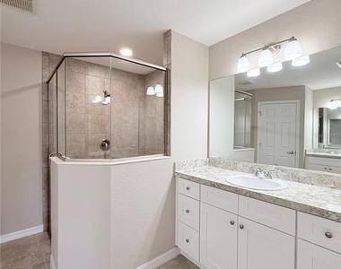 15712 Sw 37th Circle - Photo Thumbnail 14