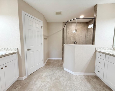 15712 Sw 37th Circle - Photo Thumbnail 13