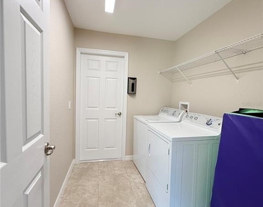 15712 Sw 37th Circle - Photo Thumbnail 19
