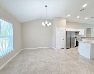 15712 Sw 37th Circle - Photo Thumbnail 2