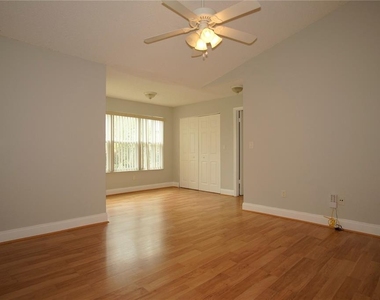 4572 Commander Drive - Photo Thumbnail 3