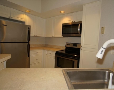 4572 Commander Drive - Photo Thumbnail 6