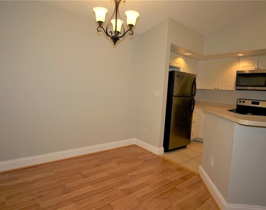 4572 Commander Drive - Photo Thumbnail 5