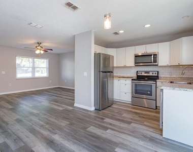 300 Ballard Avenue - Photo Thumbnail 8